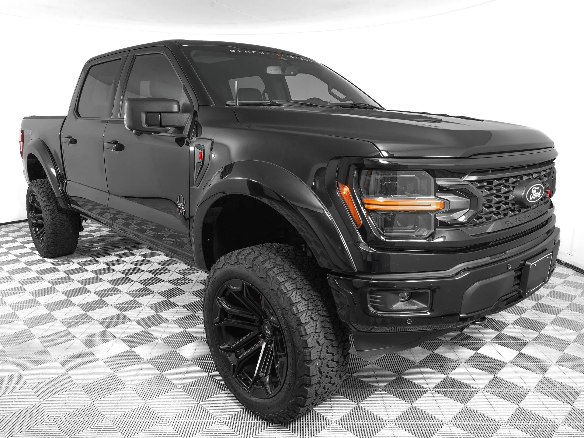 2024 Ford F-150 XLT — thumbnail 2