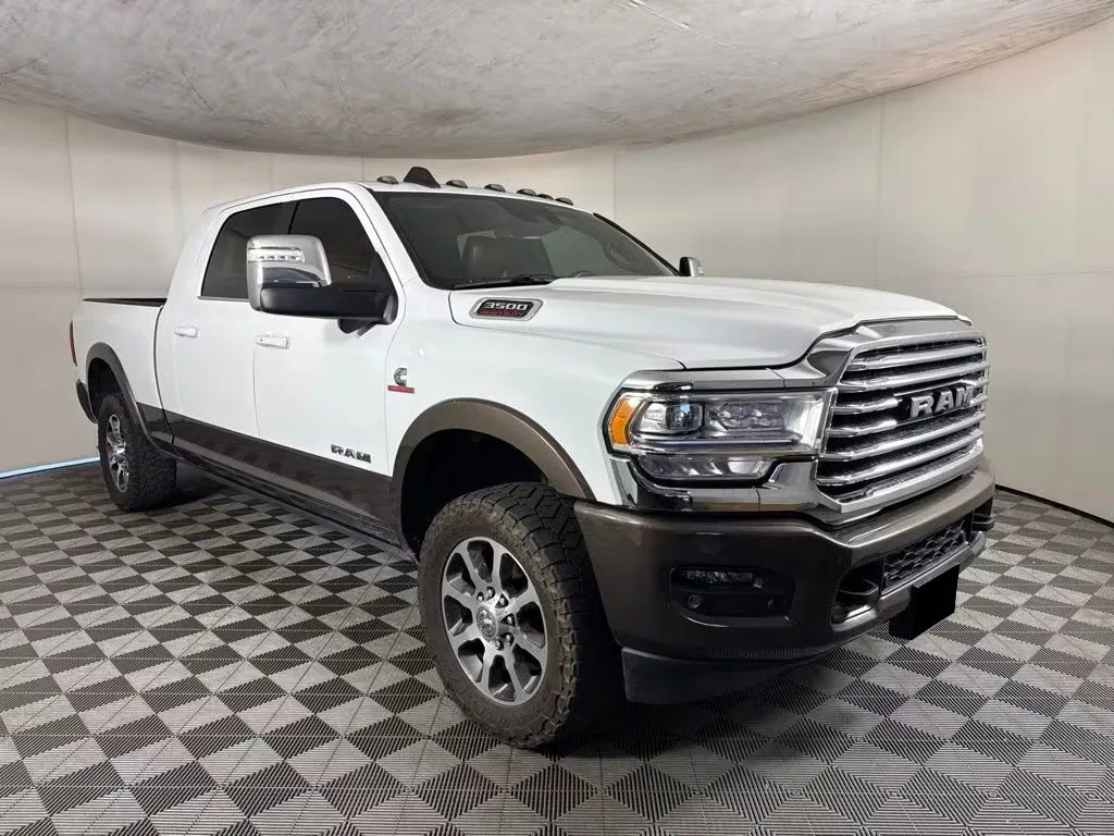 2024 Ram 3500 Longhorn — thumbnail 2