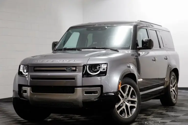 2023 Land Rover Defender 130 SE 4WD 4D Sport Utility