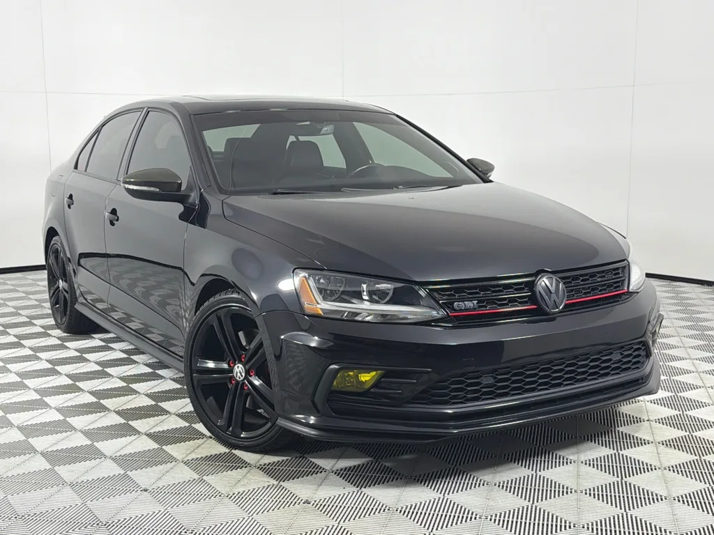 2017 Volkswagen Jetta GLI — photo 1