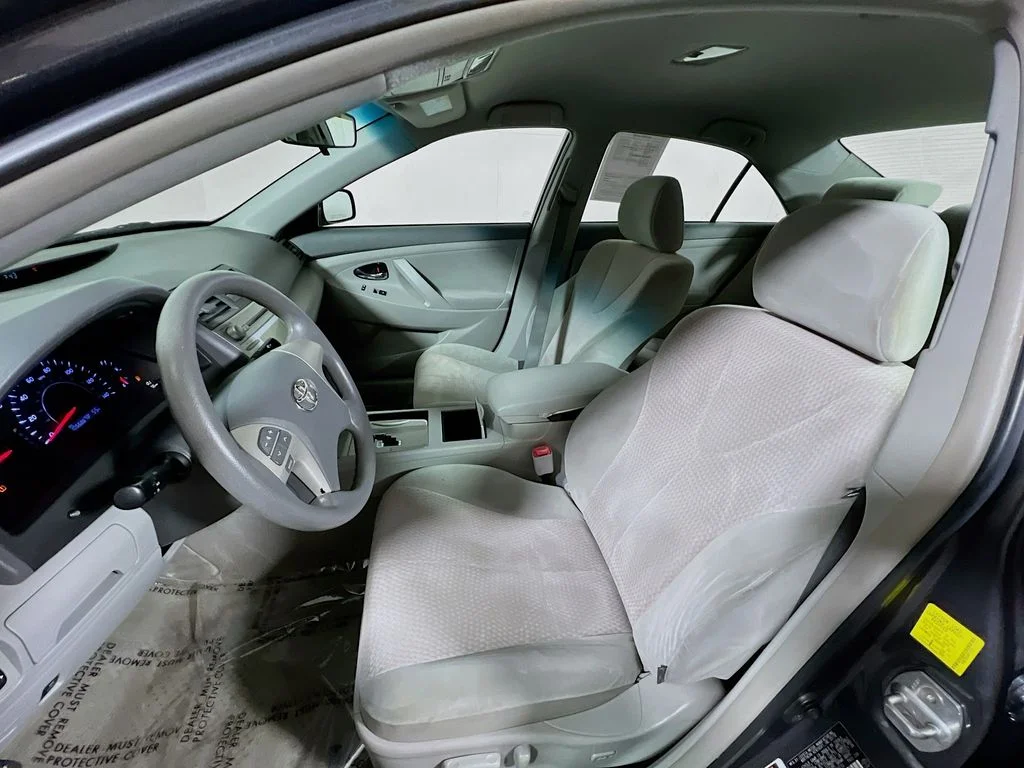 2011 Toyota Camry — thumbnail 10