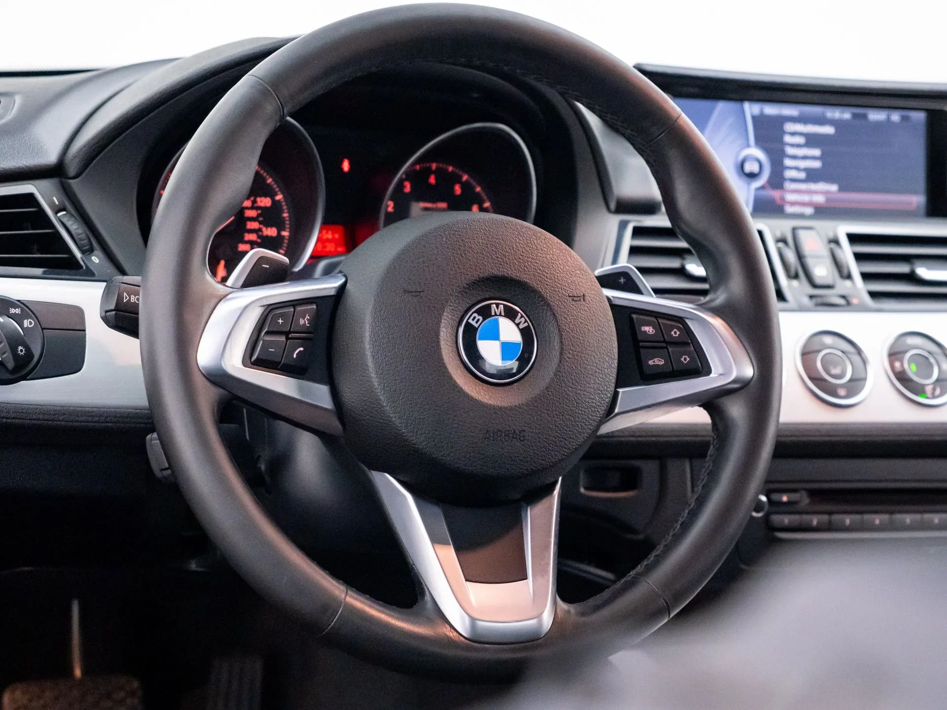 2016 BMW Z4  sDrive28i — thumbnail 8