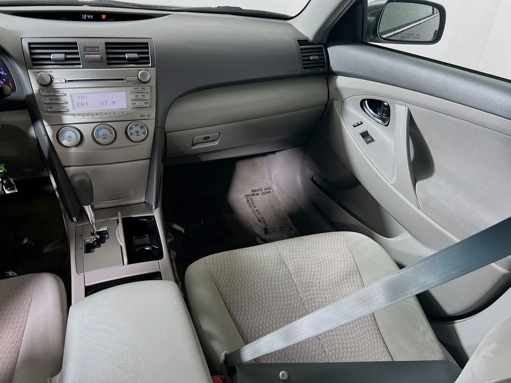 2011 Toyota Camry — thumbnail 11