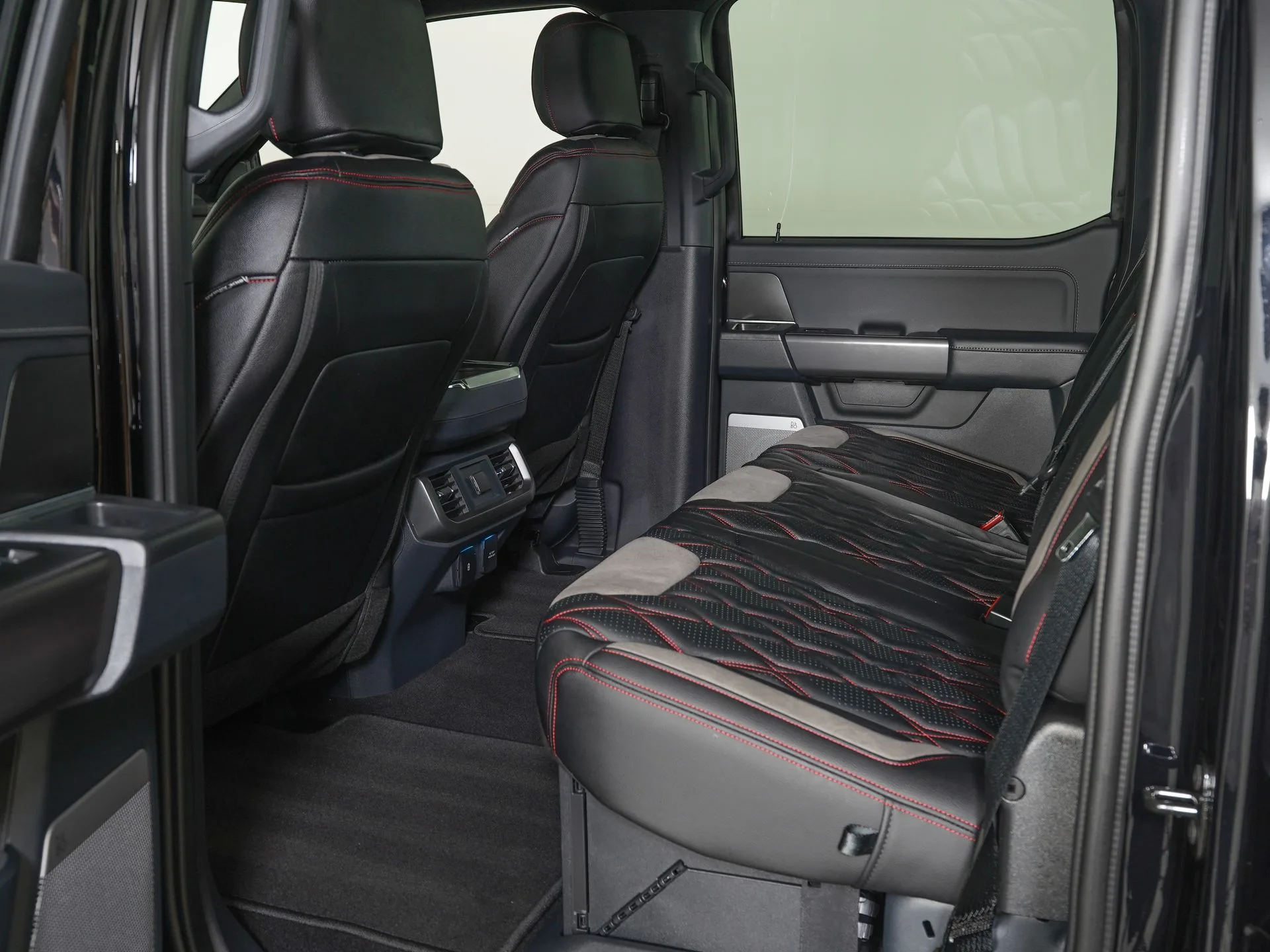 2024 Ford F-150 XLT — thumbnail 11