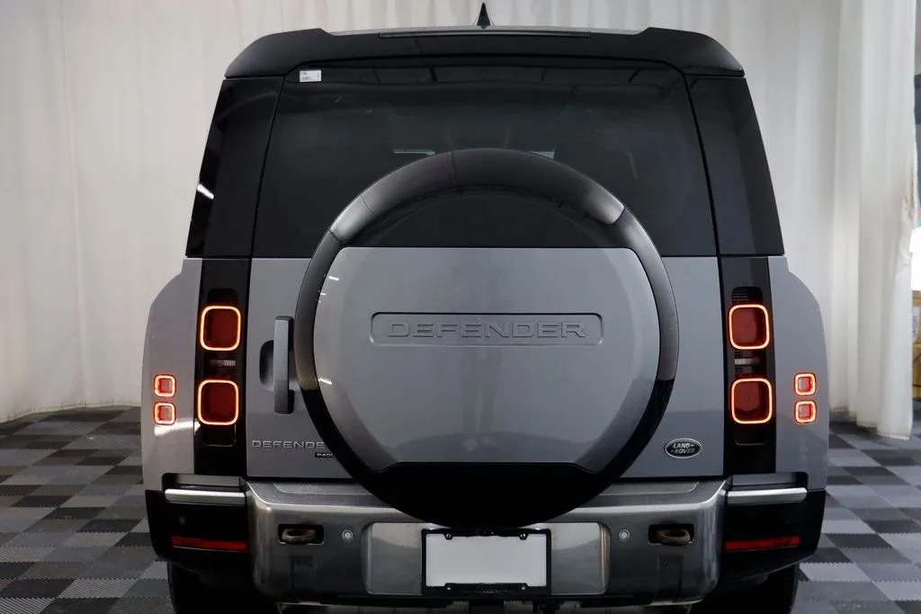 2023 Land Rover Defender 130 SE 4WD 4D Sport Utility — thumbnail 12