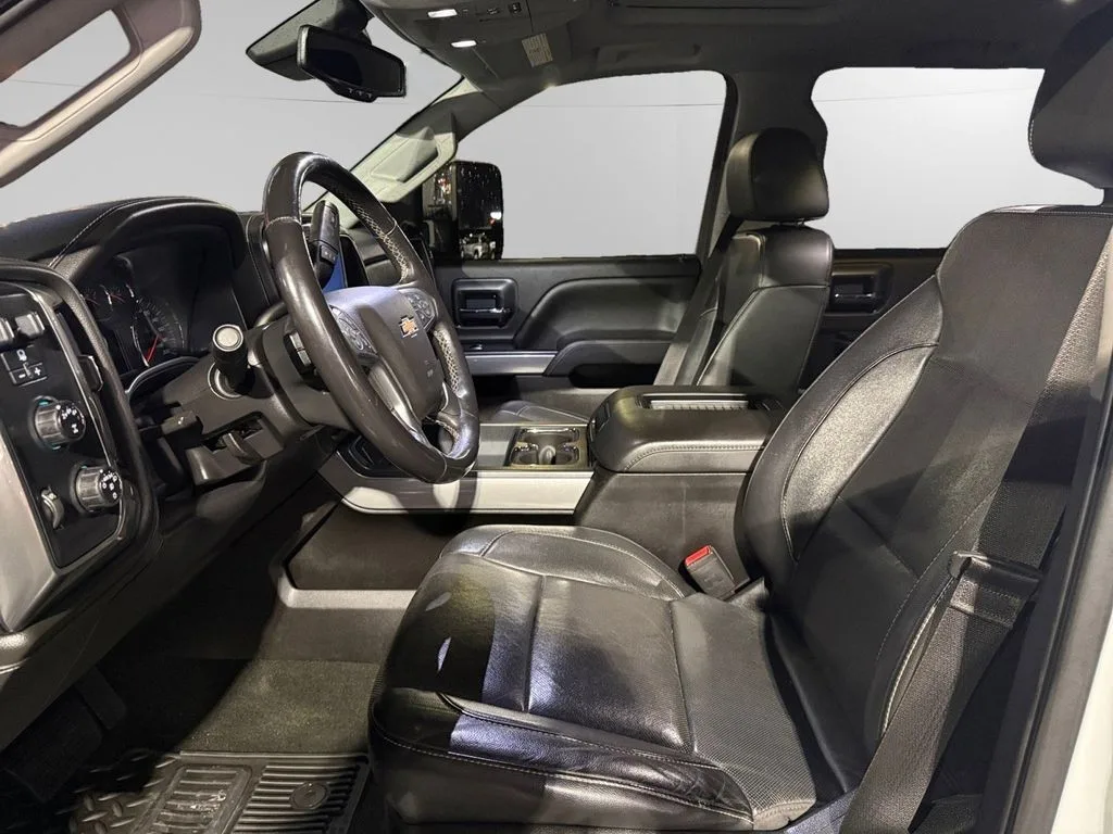 2018 Chevrolet Silverado 3500HD LTZ — thumbnail 13