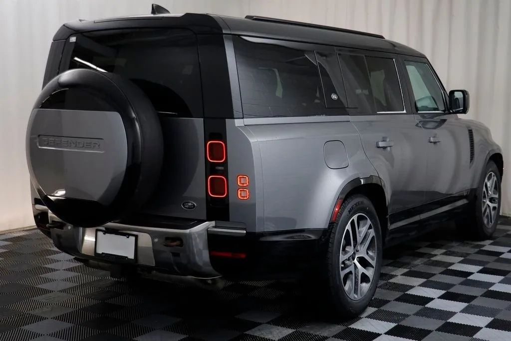 2023 Land Rover Defender 130 SE 4WD 4D Sport Utility — thumbnail 13