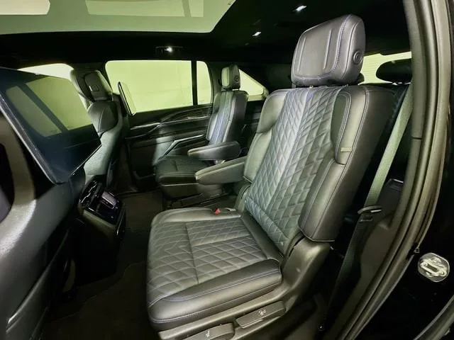 2025 Cadillac Escalade IQ Luxury 1 — thumbnail 15