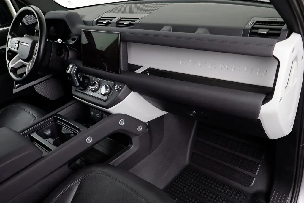2023 Land Rover Defender 130 SE 4WD 4D Sport Utility — thumbnail 16