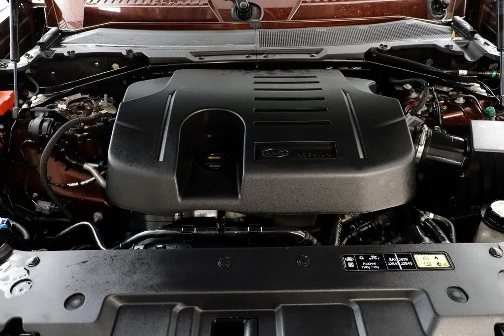 2023 Land Rover Defender 130 First Edition — thumbnail 16
