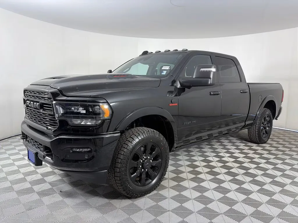 2024 Ram 3500 Limited — thumbnail 3