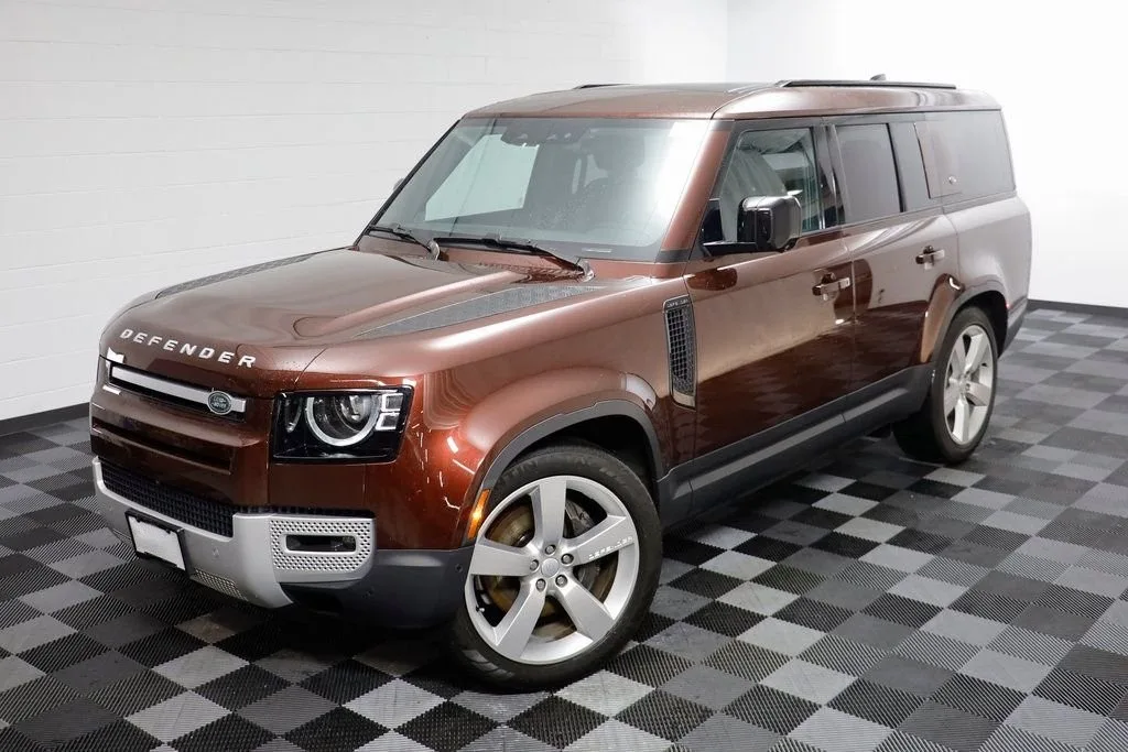 2023 Land Rover Defender 130 First Edition — thumbnail 2