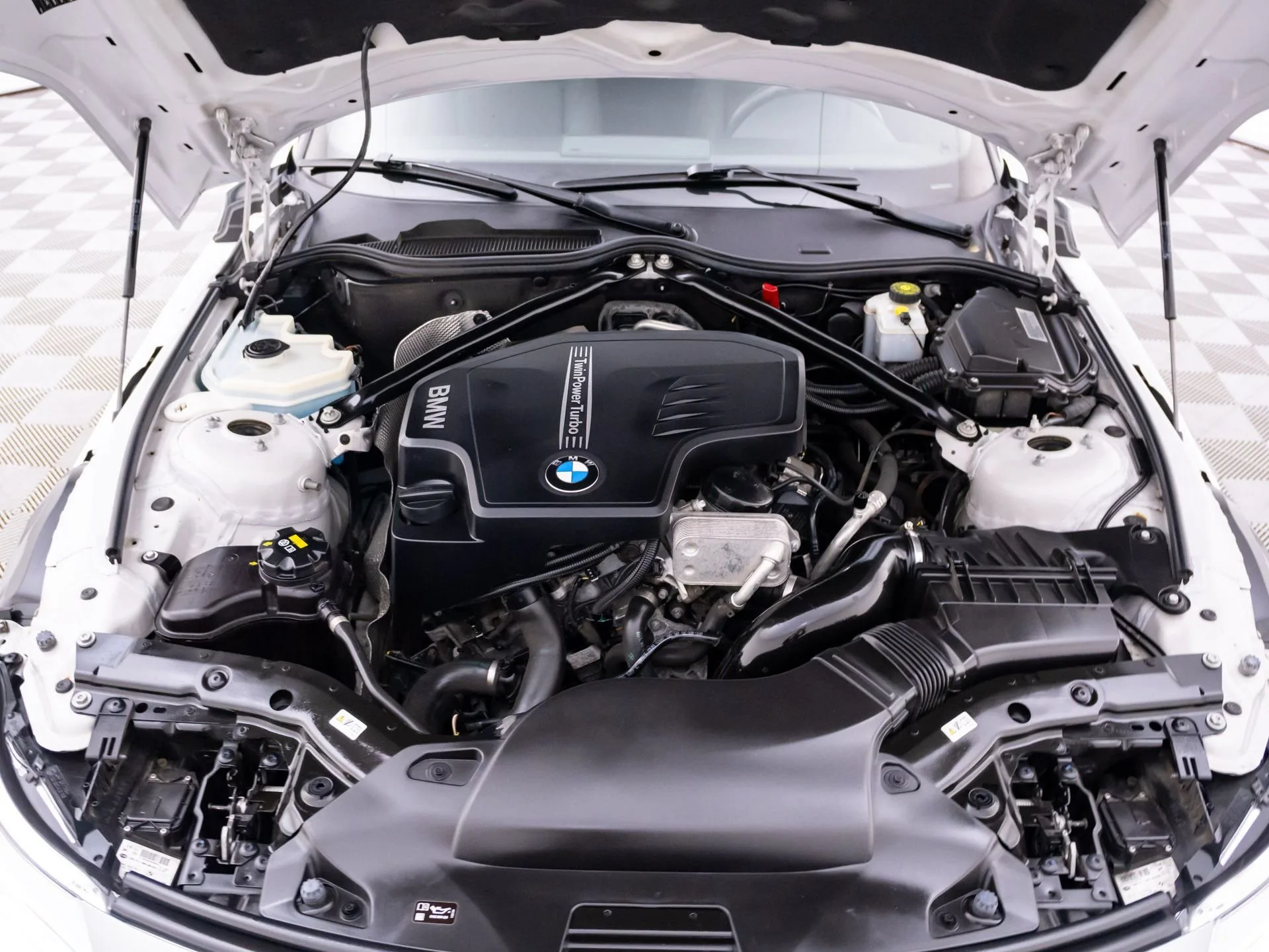 2016 BMW Z4  sDrive28i — thumbnail 18