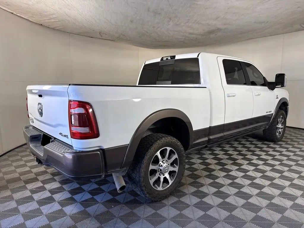2024 Ram 3500 Longhorn — thumbnail 4
