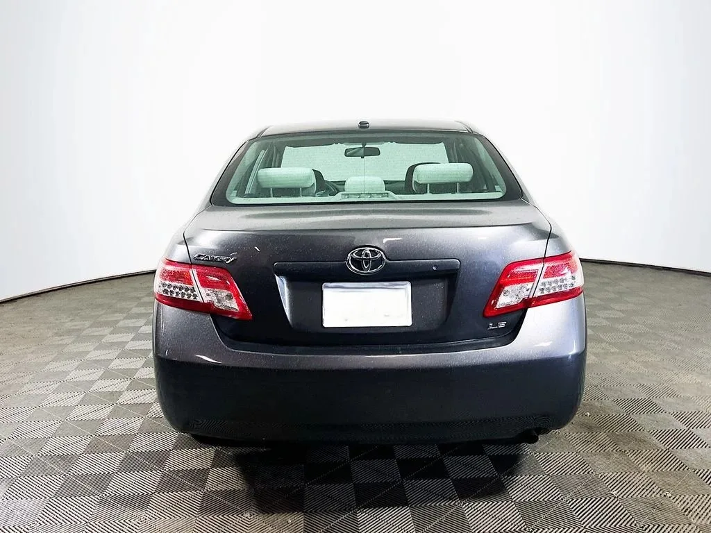 2011 Toyota Camry — thumbnail 5