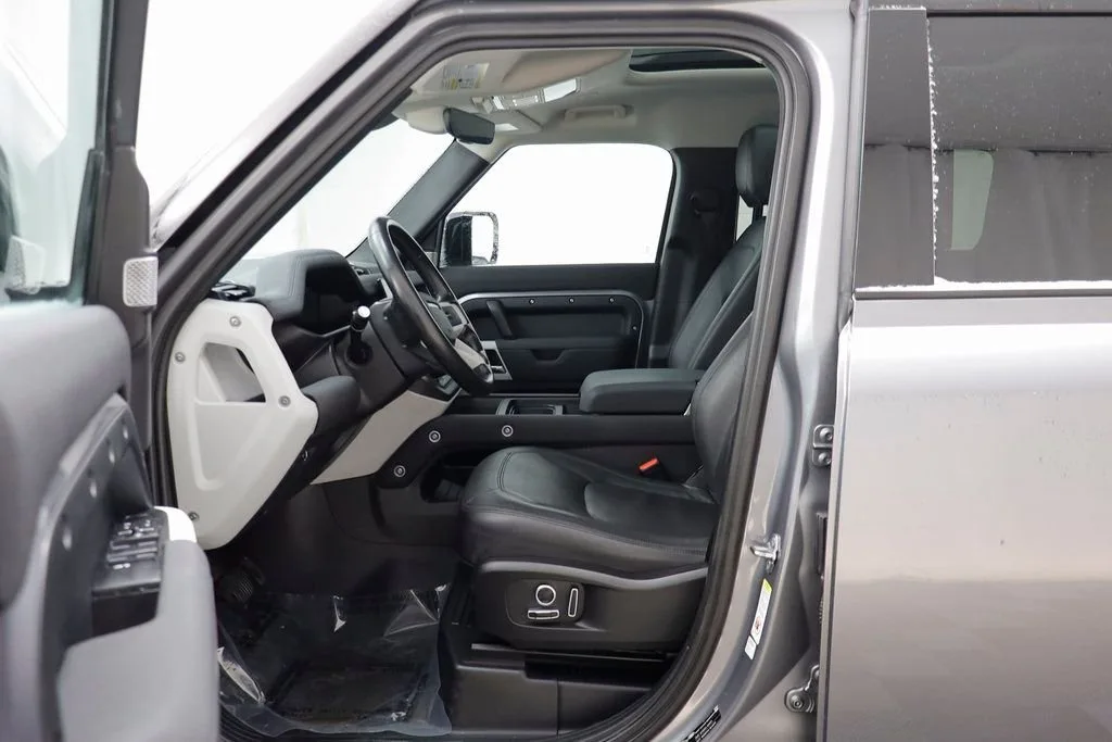2023 Land Rover Defender 130 SE 4WD 4D Sport Utility — thumbnail 5