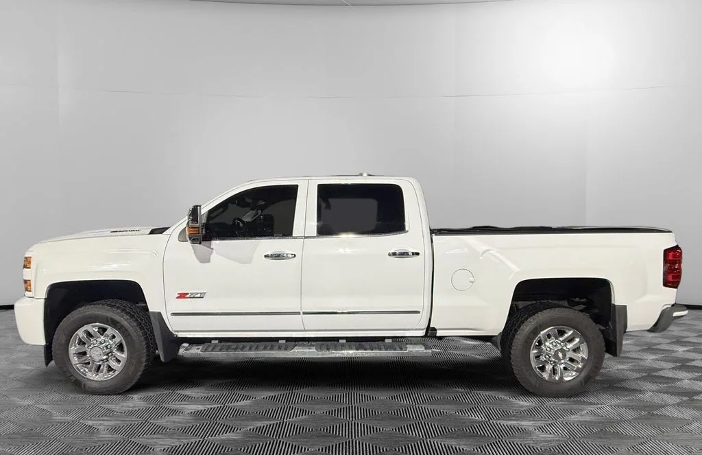 2018 Chevrolet Silverado 3500HD LTZ — thumbnail 6
