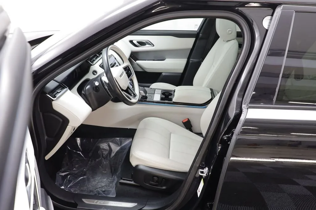 2023 Range Rover Velar HST 4WD 4D Sport Utility — thumbnail 6