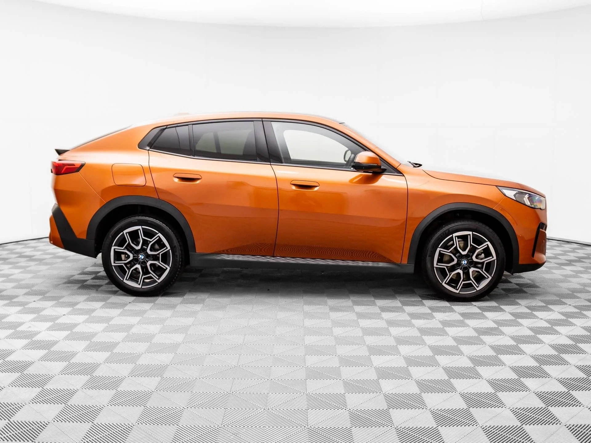2025 BMW X2 xDrive28i — thumbnail 6