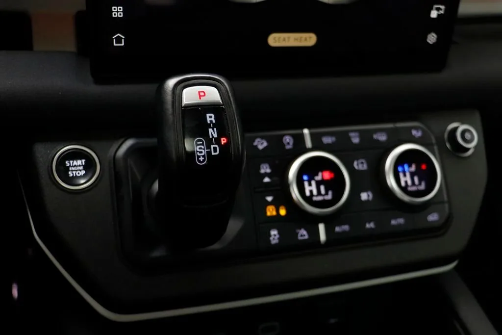 2023 Land Rover Defender 130 SE 4WD 4D Sport Utility — thumbnail 7