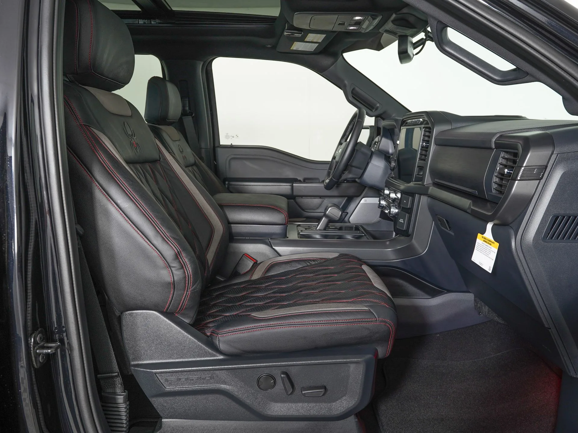 2024 Ford F-150 XLT — thumbnail 9