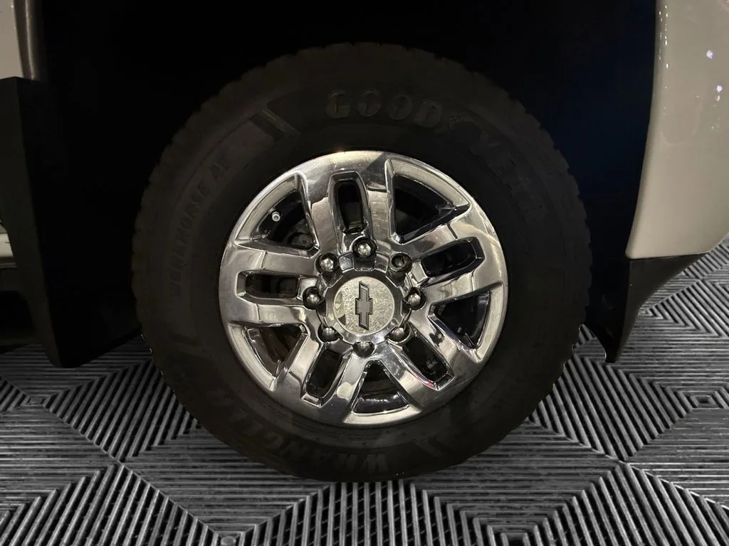 2018 Chevrolet Silverado 3500HD LTZ — thumbnail 9